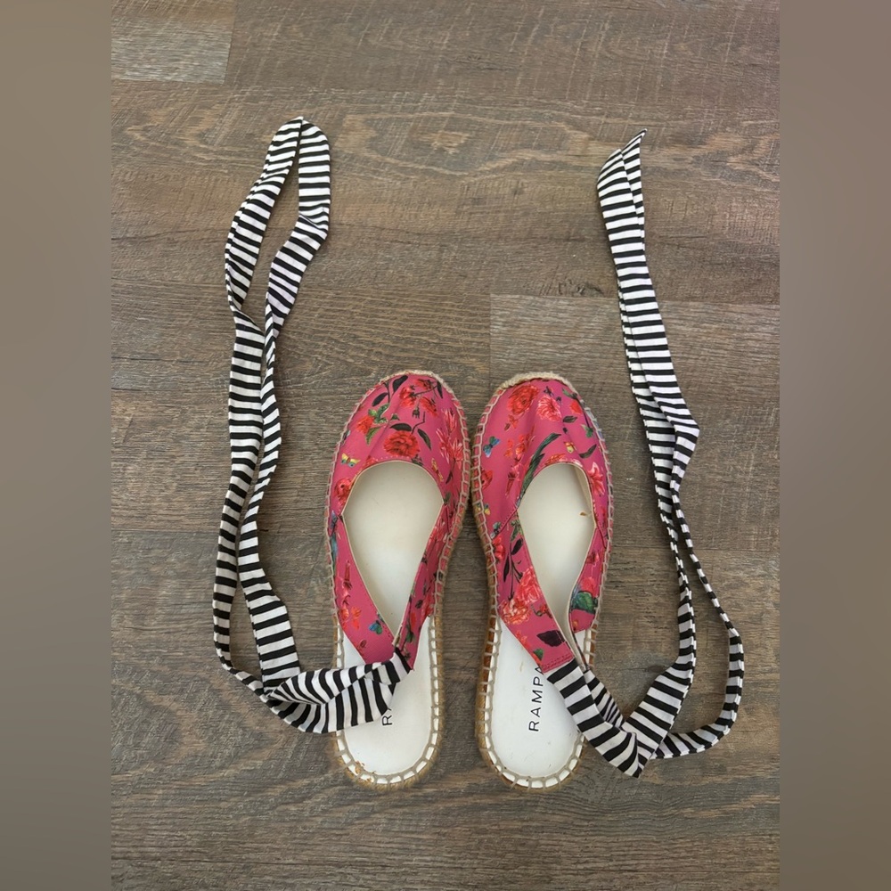 Rampage Betty Wrap Around Bird Floral Espadrilles - Picture 3 of 9